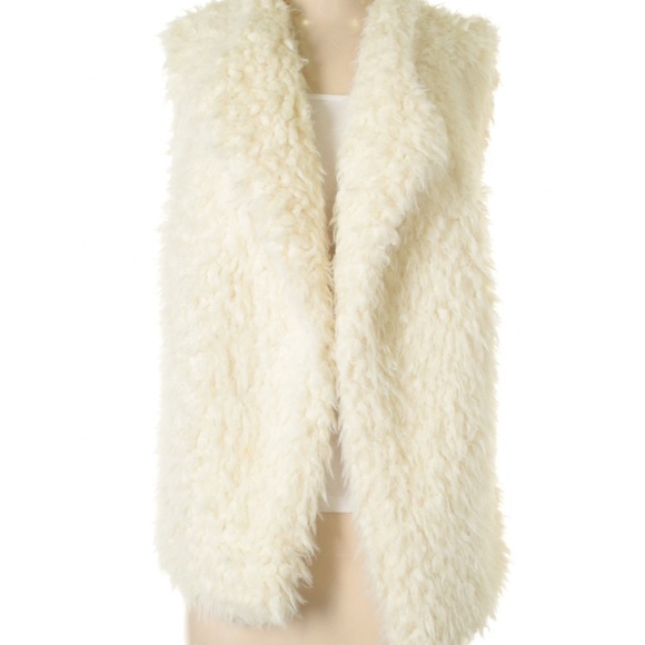 Melrose & Market  | faux fur vest - Picture 4 of 11